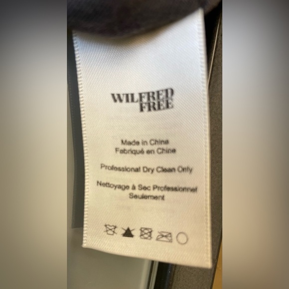 Aritzia Wilfred Free black camisole lined above the knee Vneck black dress S - Picture 7 of 8